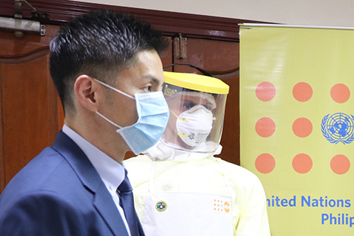 UNFPA is providing masks, personal protective equipment and other supplies to affected health systems. © UNFPA Philippines