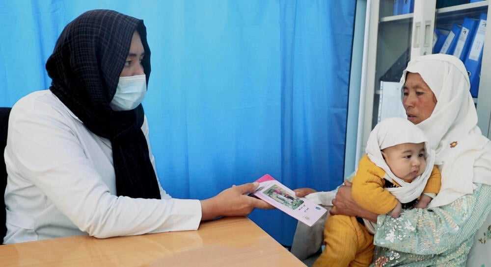  Midwife Mariza Ahmadi had been serving at the Ahangaran Family Health House for just a year when, in August 2021,  her commitment to her lifesaving work was put to a test. At that time, the country descended into chaos due to the uncertainty of the situation following the withdrawal of foreign troops from Afghanistan.