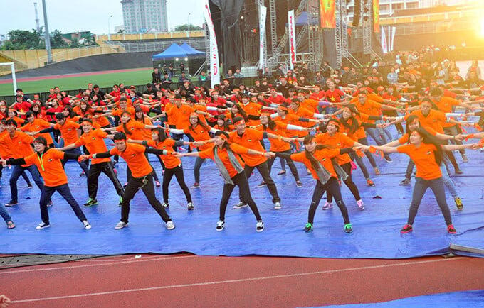 UNFPA Asiapacific Flash mobs converge on Viet Nam call for