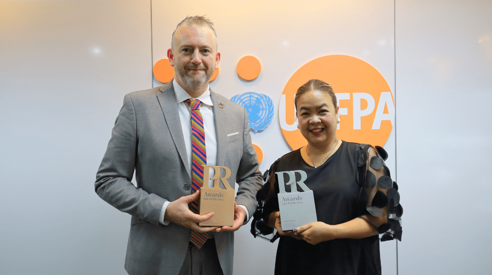 Mr. Pio Smith, UNFPA Regional Director for Asia and the Pacific and Ms. Wanakanok Ratanaprasidhi, Managing Director of ERA Commu