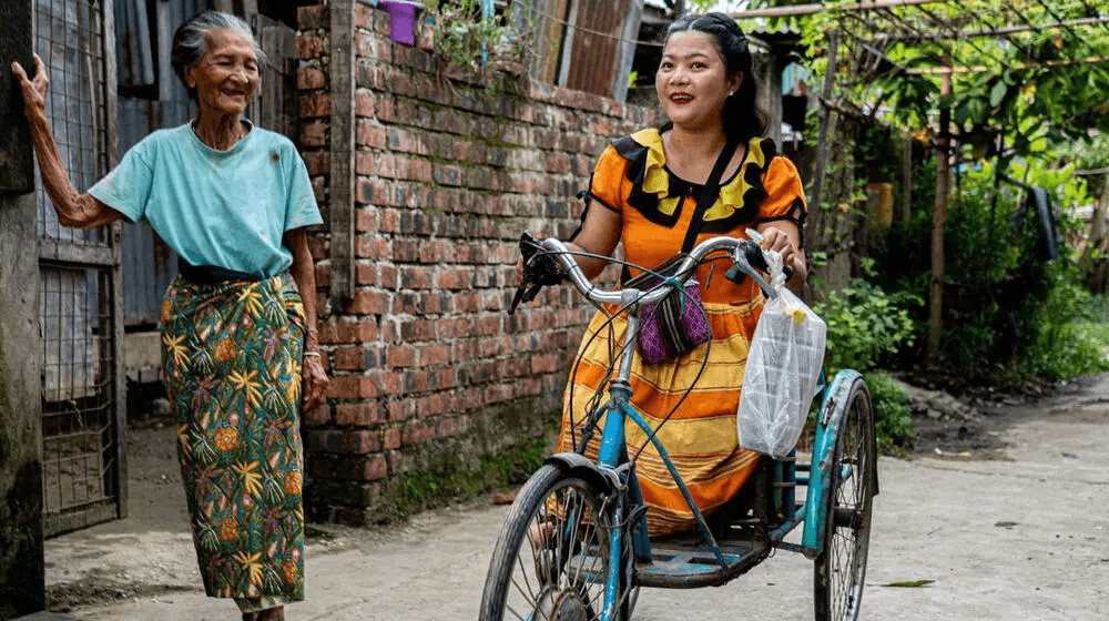 With support from UNFPA and a local disability organization, Sabai received vocational and business skill training.